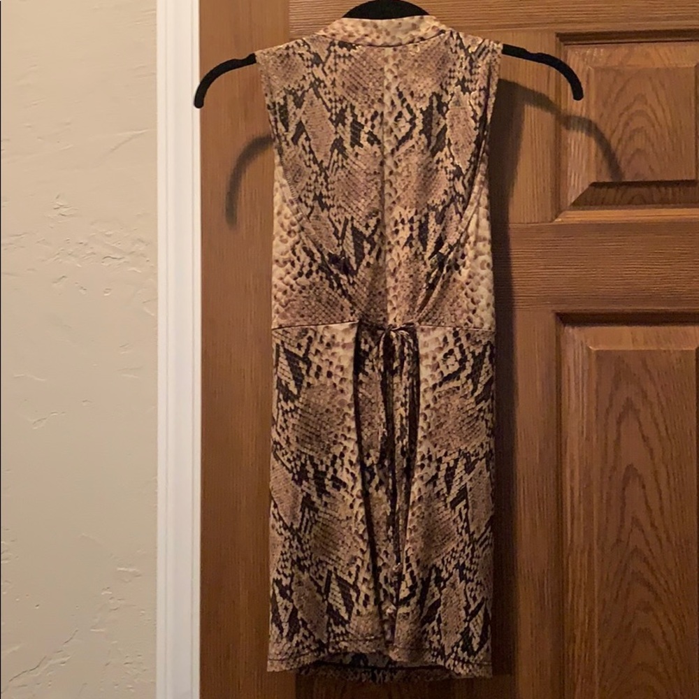 Cache Sleeveless Top - Picture 4 of 5